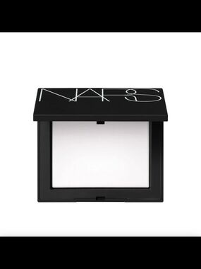 NARS Light Reflecting Pressed Setting Powder In Crystal Full Size NIB